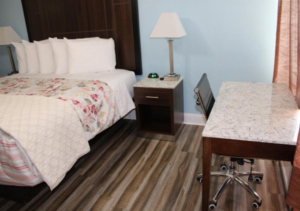 Dolphin Cove Motel image 2