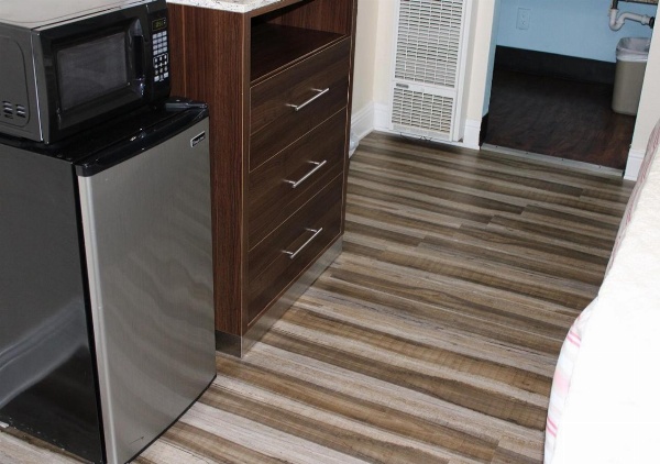 Dolphin Cove Motel image 3